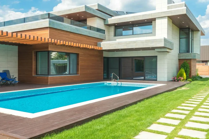 Piscinas y Exteriores